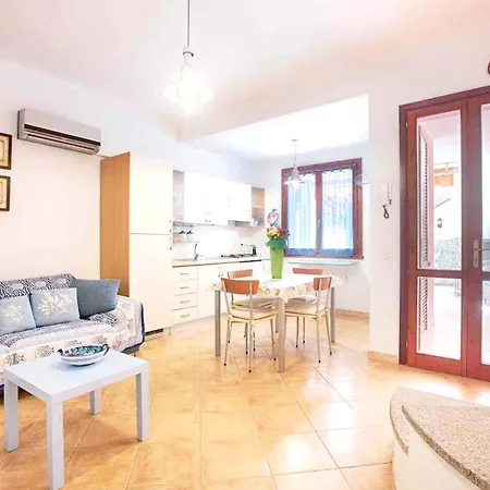 Comfortable 65 Sqm Near Beaches Apartamento Villasimius